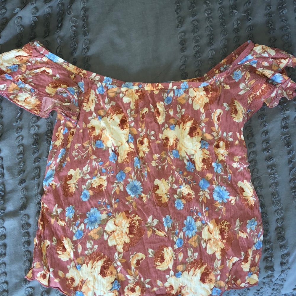 Flowy shoulder shirt
